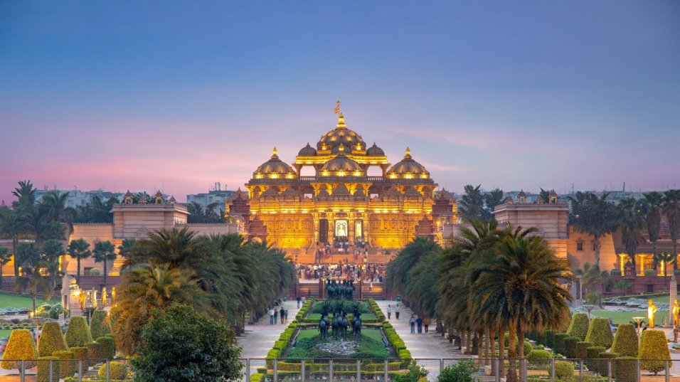 Akshardham Temple, Best Places to Visit in Delhi at Night